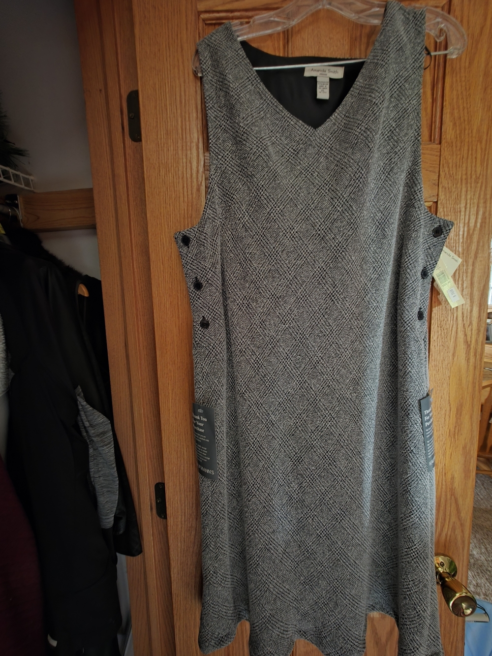 Amanda Smith Black and Gray Sleeveless V-Neck Midi Dress
